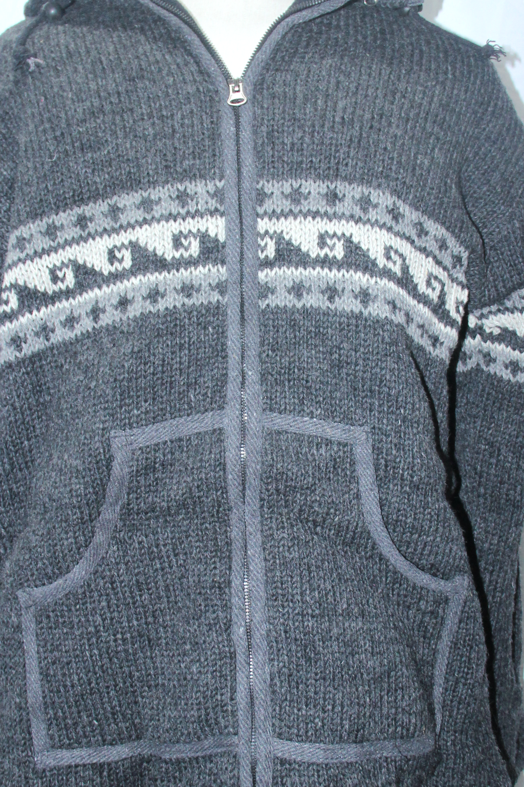 Charcoal Grey Geometric Hooded Wool Jacket — knit and lining detail