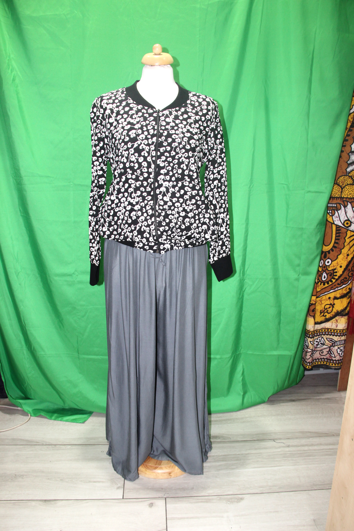 Jacket - Black White Floral Pattern - image 6