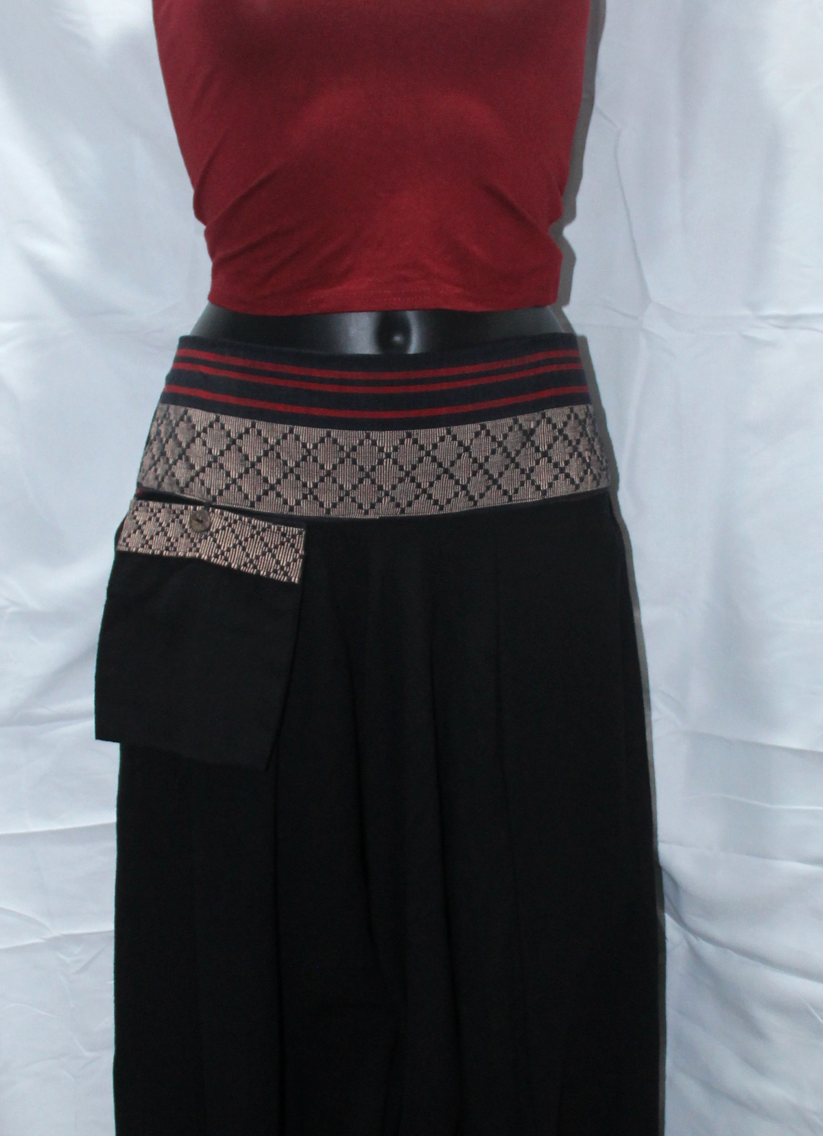 Black Embroidered Waist Pants – product view 5