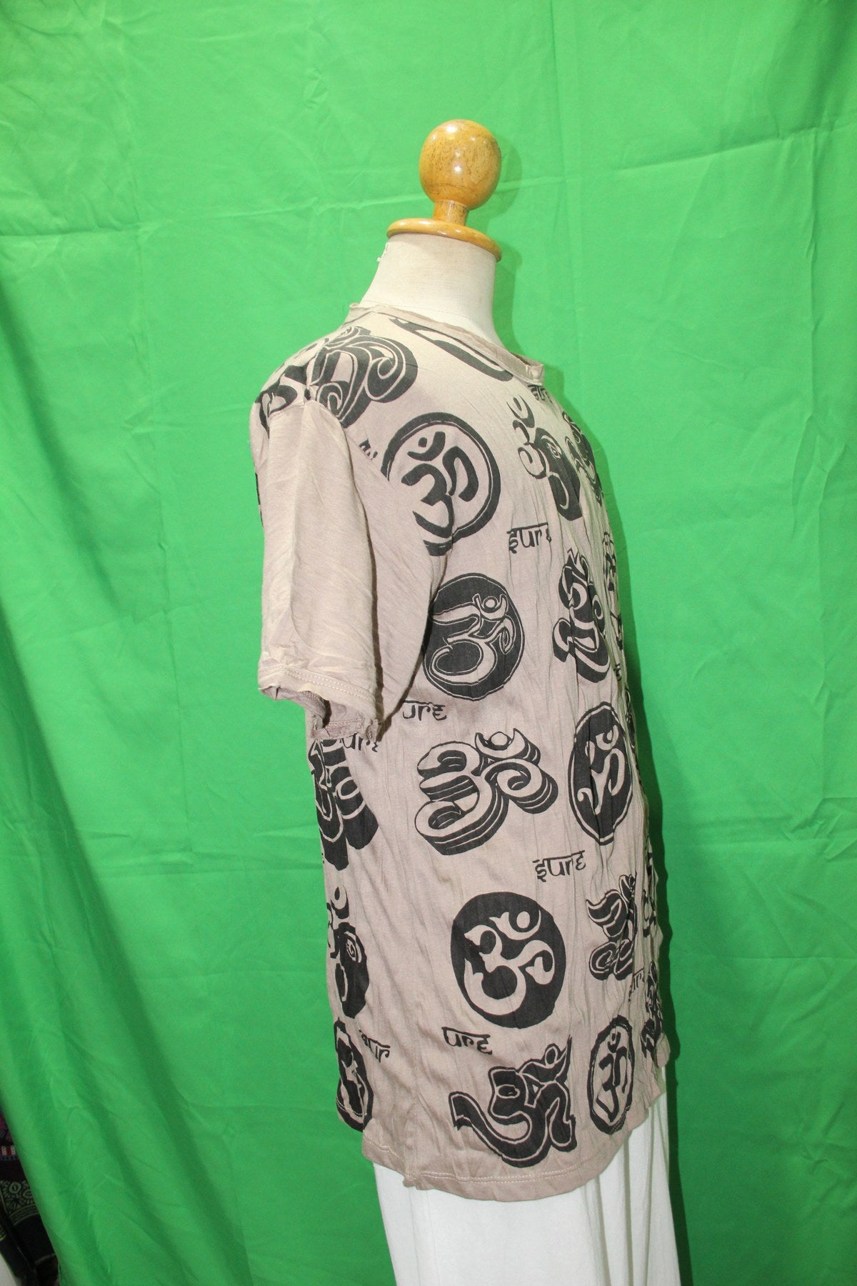 Multi Om Symbol in Brown — garment detail