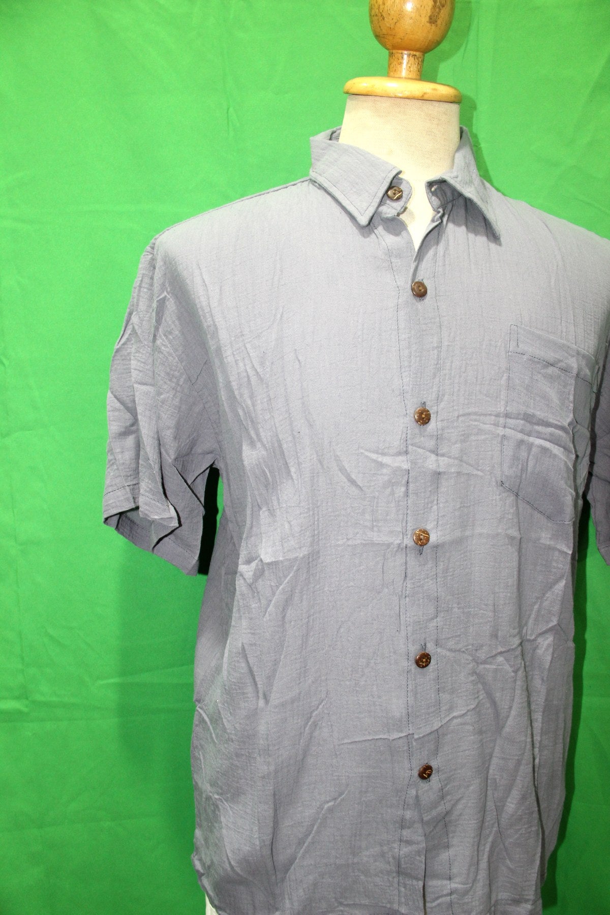Grey Shirt in Soft Thin Cotton from Thailand — garment detail