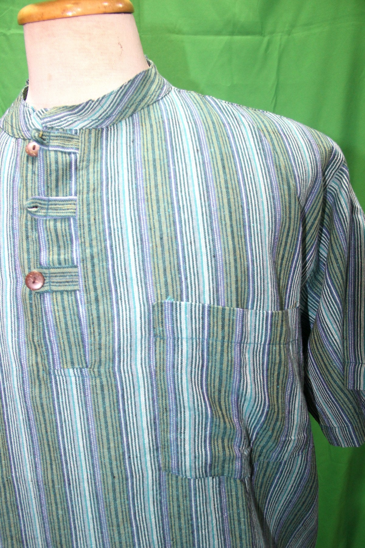 ShortSleeve with Green Lines from Nepal — garment detail