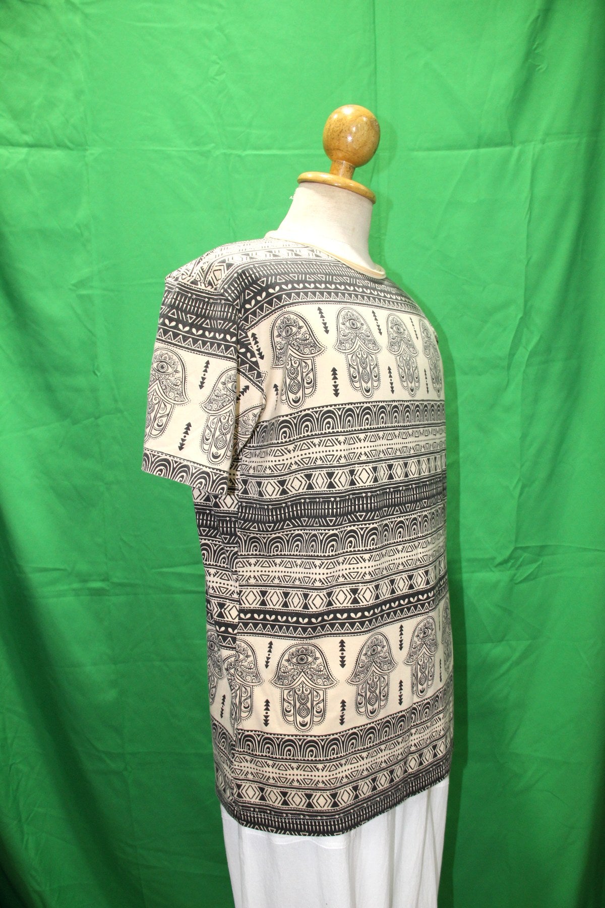 Hamsa in Queue in Brown from Thailand — garment detail