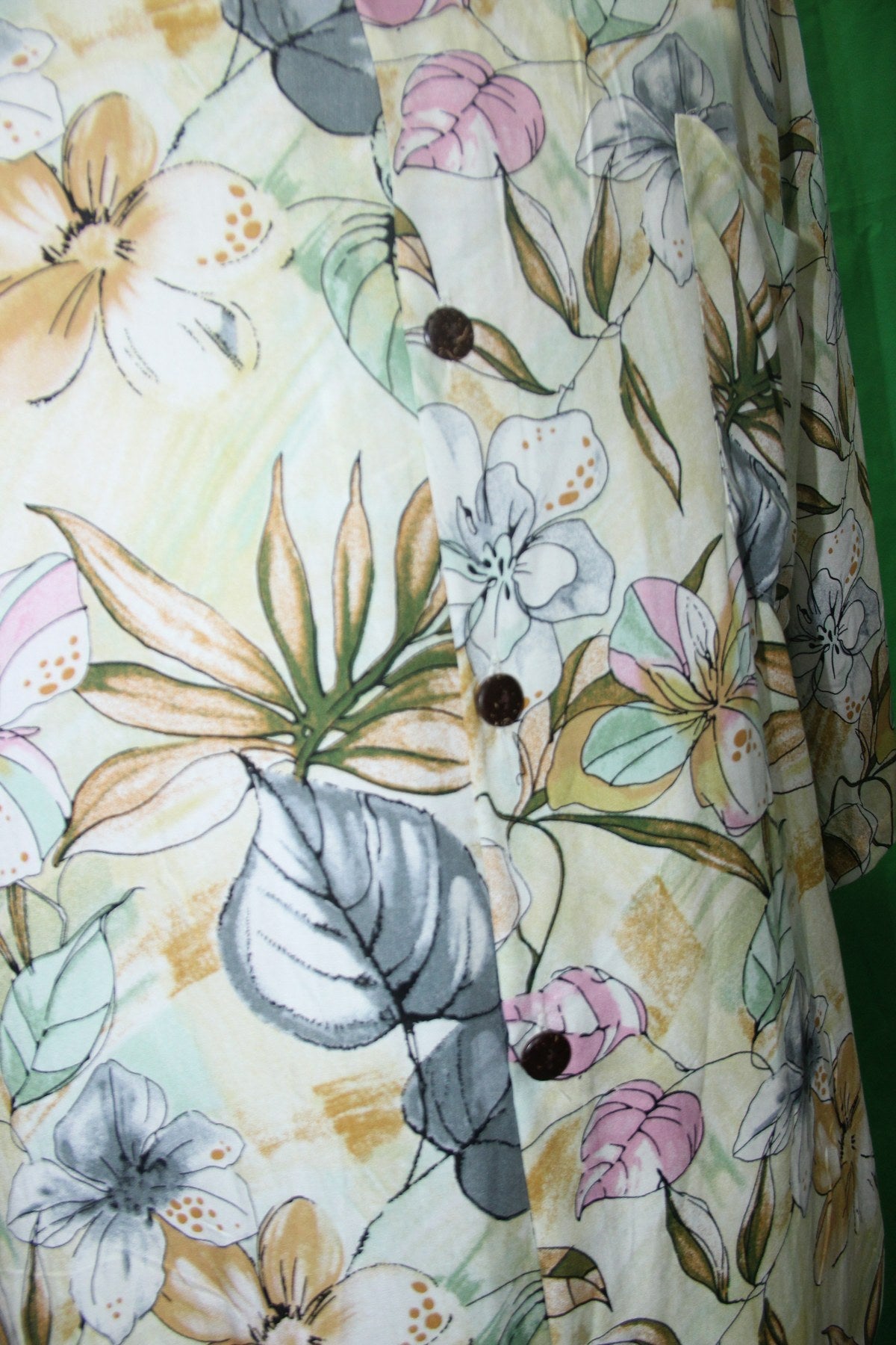 Hawaiian Pastle Flowers — ghost mannequin front view