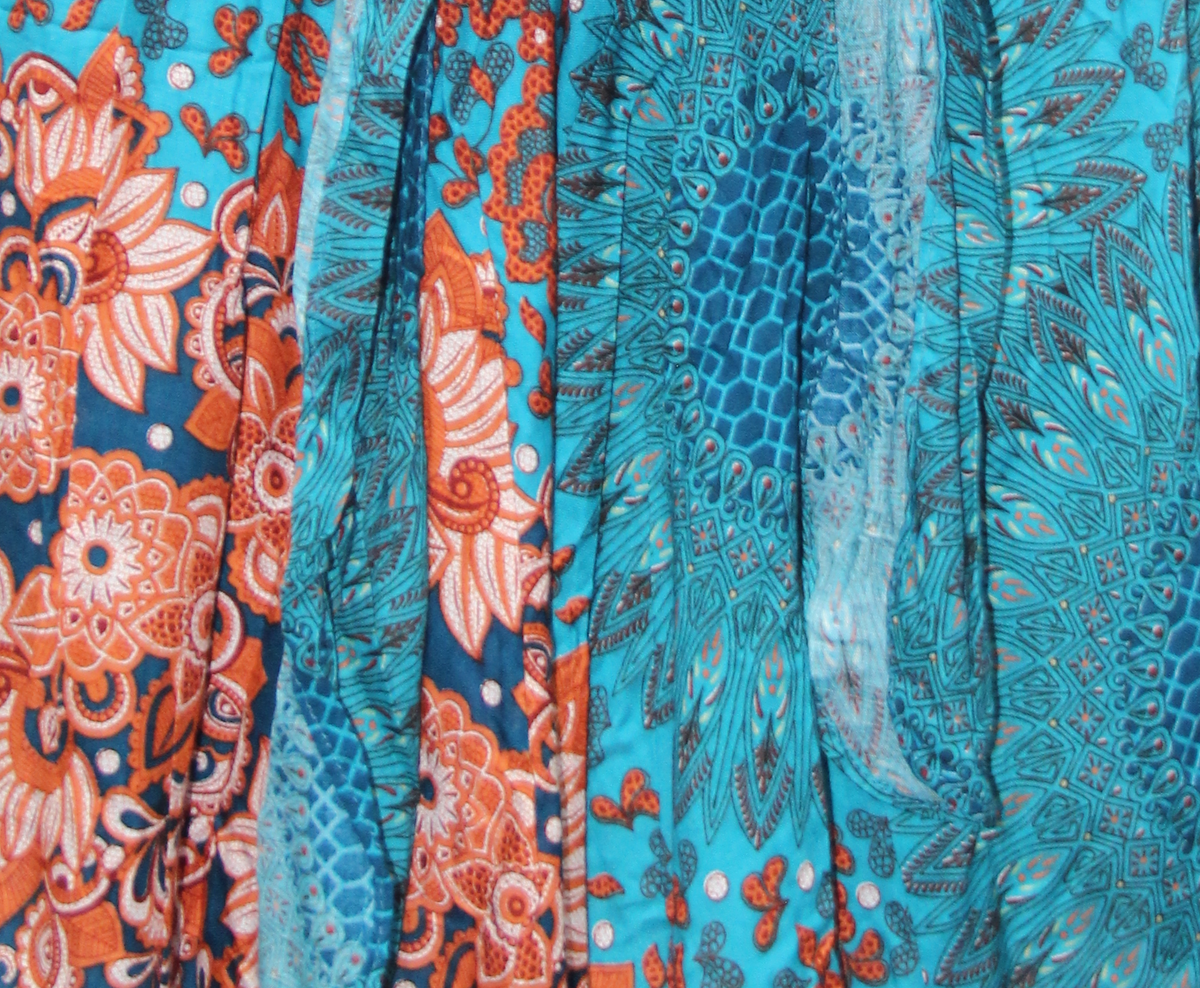 Turquoise Orange Floral Ring Detail Short Skirt — real fabric detail