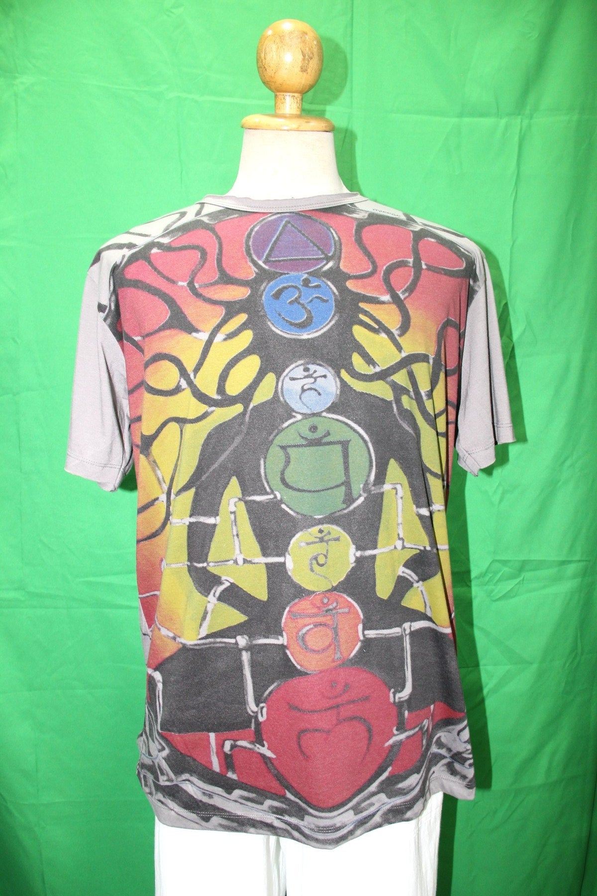 Seven Chakras in Yoga Roots Grey Multicolour — garment detail