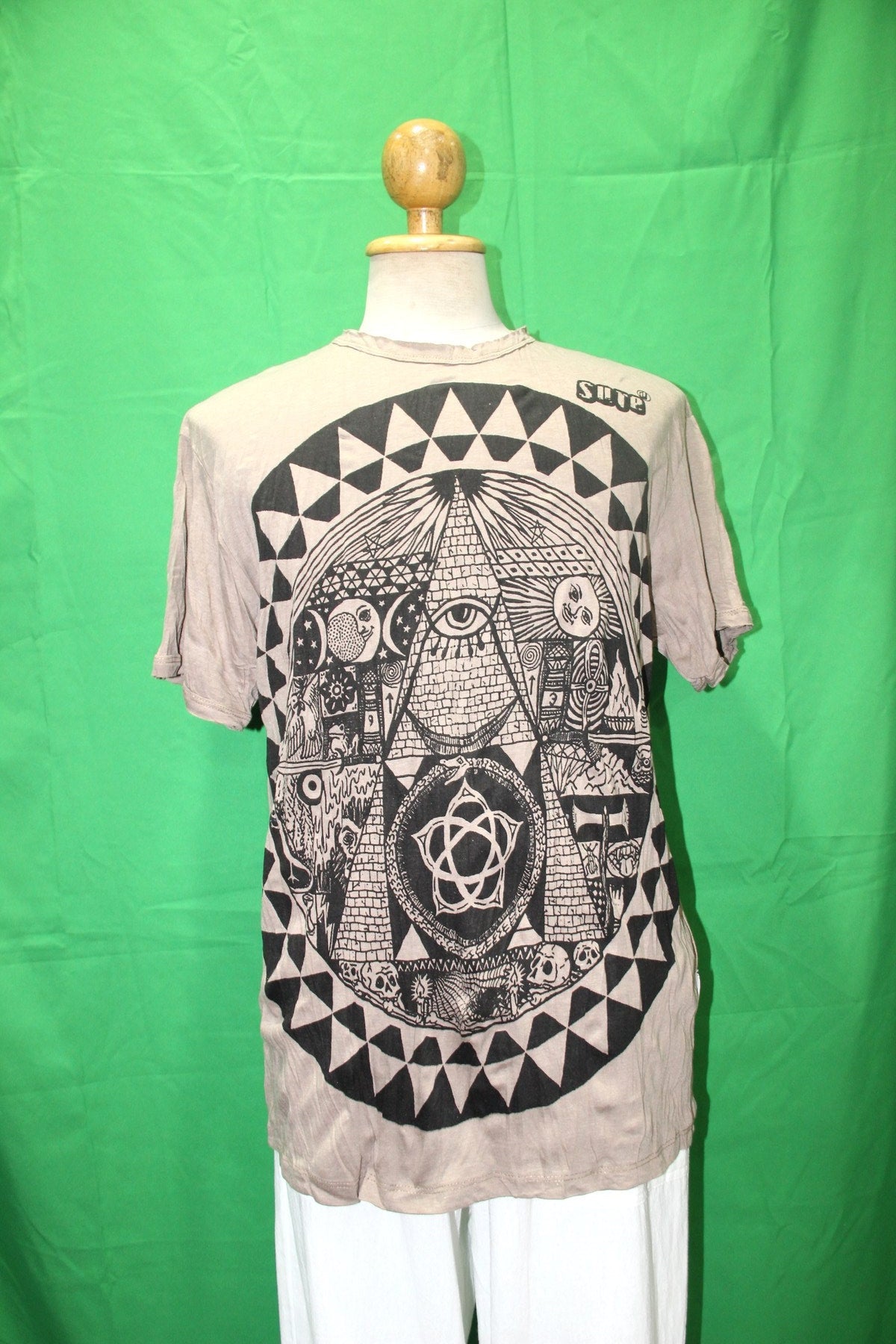 Vision Taupe Mandala in Brown — garment detail